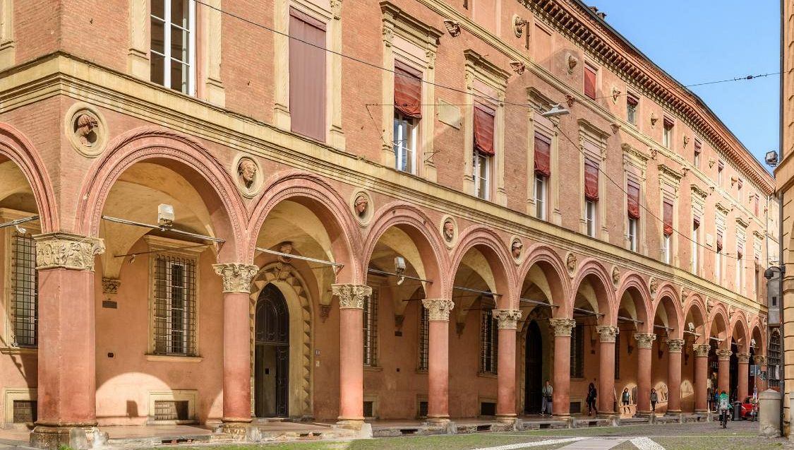 Bologna, i Portici si trasformano in modello di resilienza climatica